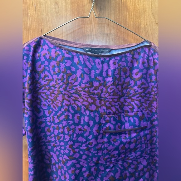 Marc by Marc Jacobs Animal Print Silk Short Sleeve XS Top - Picture 2 of 5